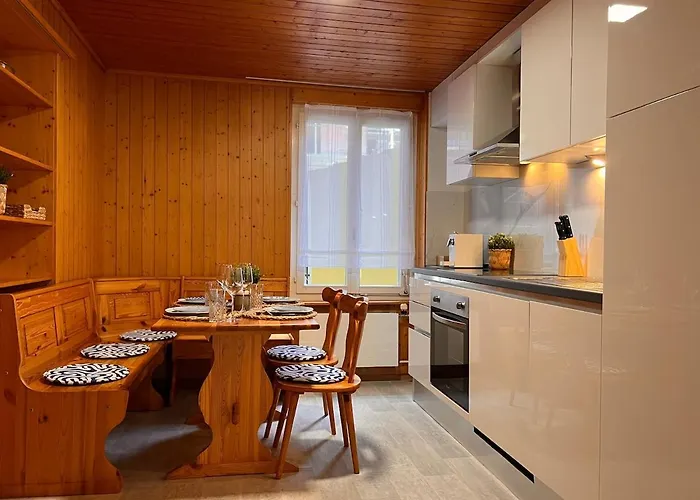Center 1 Apartment *